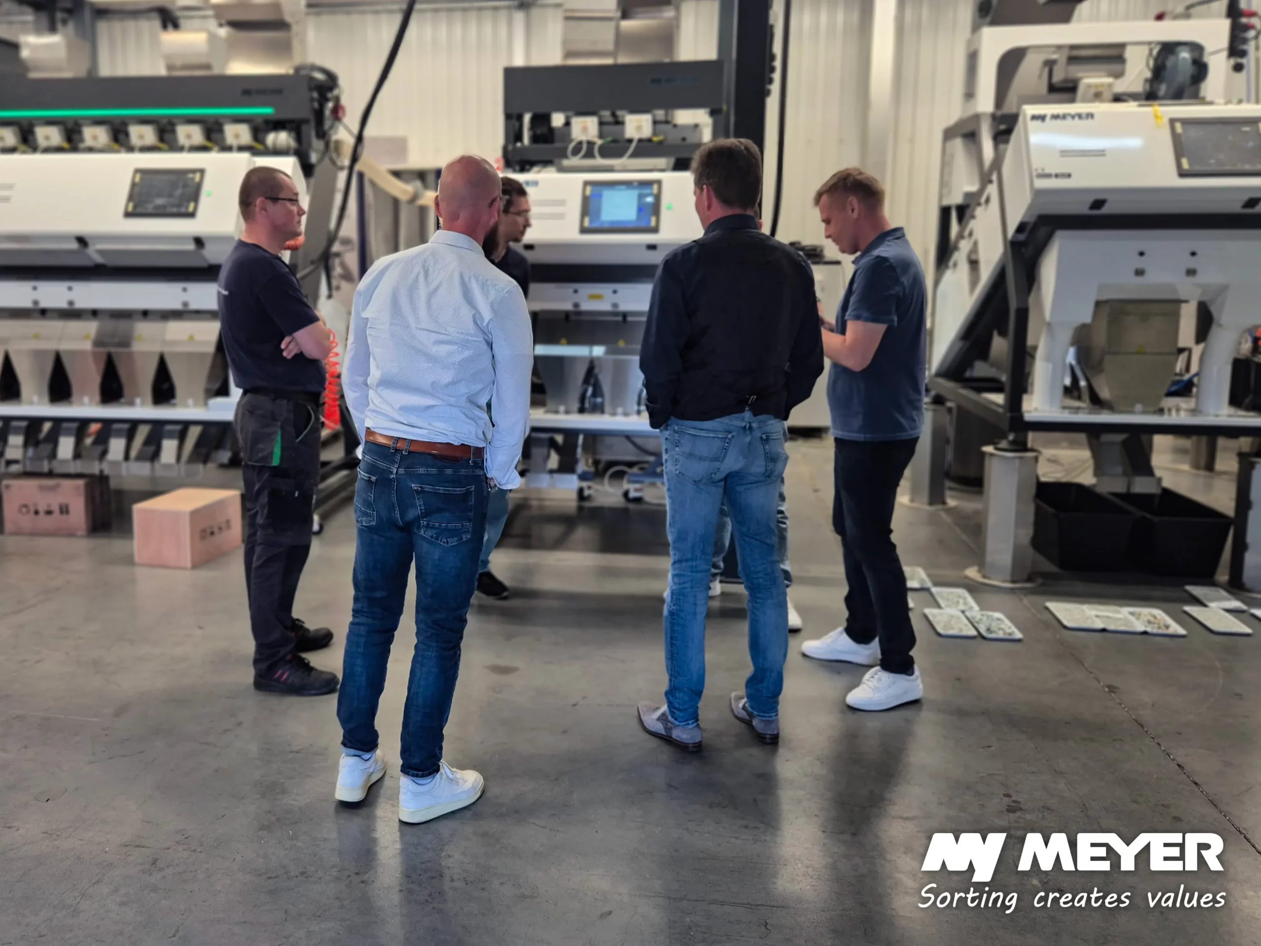 From testing to discussion. Reviewing sorting results together with the customer helps us understand their expectations, compare different approaches and define the right direction for the application.